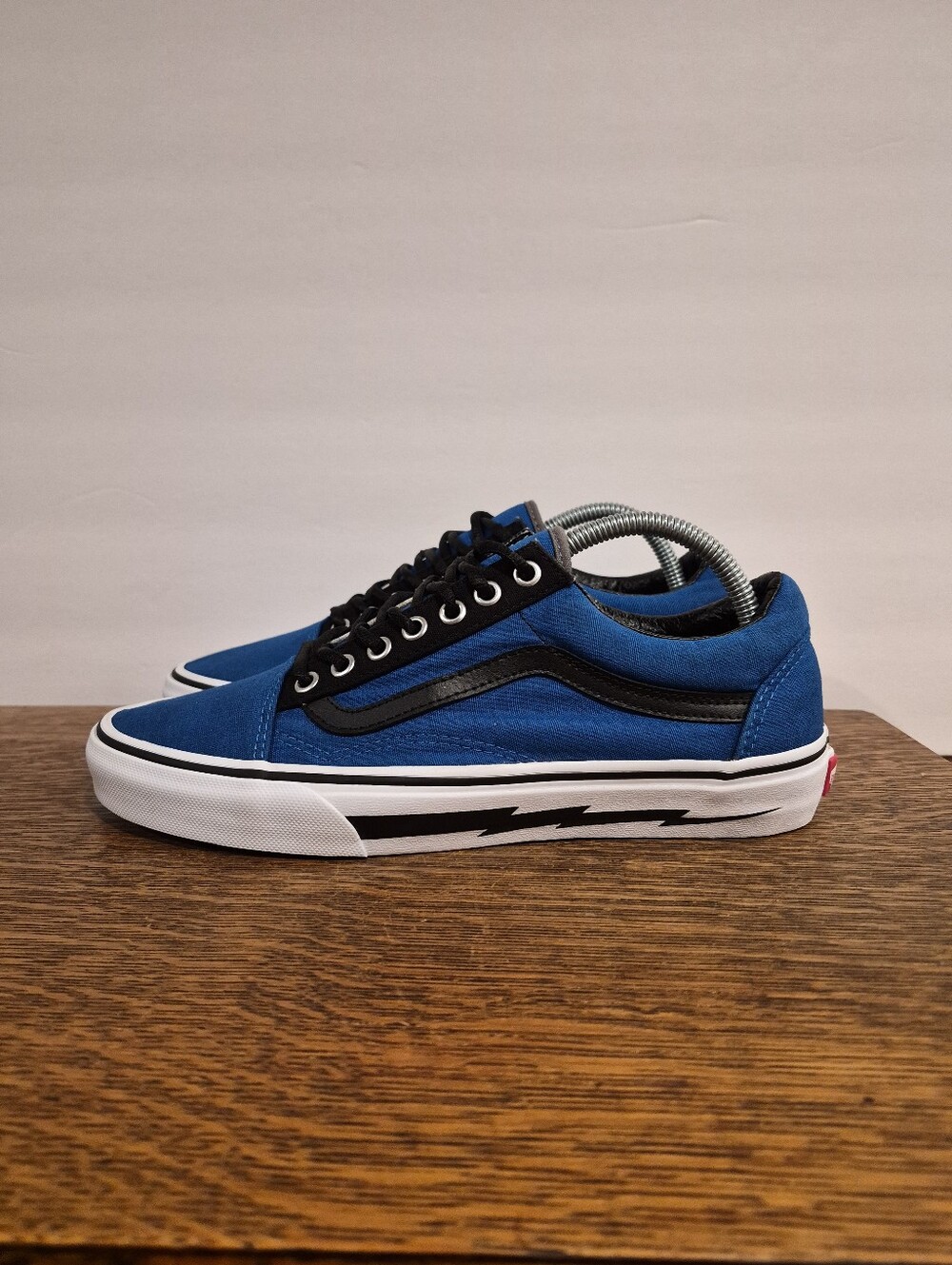 Vans Old Skool Low Top Fashion Sneakers Men's Size US 8.5